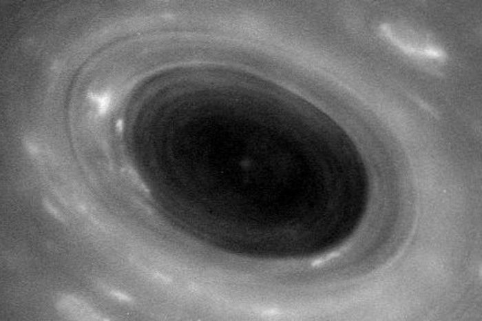 Ето ги най-близките гледки от Сатурн, които някога сме виждали