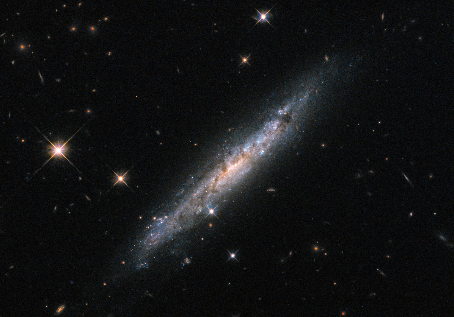 LEDA 53183. Credit: NASA / ESA / Hubble