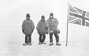Ерик Маршал, Франк Уайлд и Ърнест Шакълтън на тяхната най-южна ширина, 88°23' ю. ш.