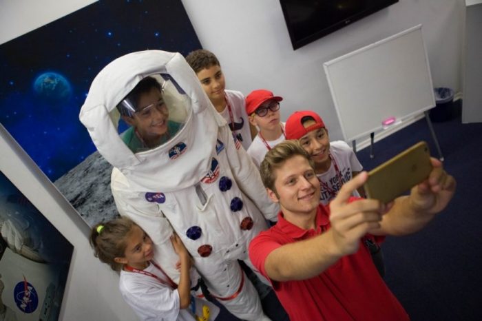 Организаторите на събитието „Следваща цел: Марс“ помагат за осъществяване мечтата на дете да стане следващият български космонавт, получават подкрепата на бизнеса