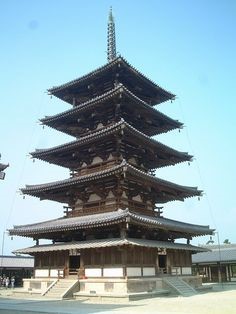 Фигура 5. Многоетажните пагоди били на почит по времето на храма Хокоджи. А и след това.