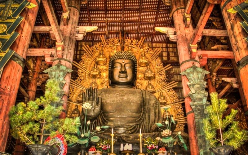 Фигура 7. Големият Буда в храма Тодаиджи в Нара. Ама наистина е голям – не пропускайте да посетите Нара, ако имате път към Япония.