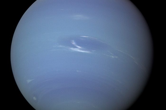 Нещо странно се случва във вътрешността на Нептун