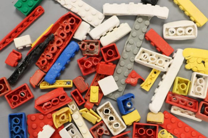 Може да отнеме стотици години, за да бъде разградено едно блокче Lego