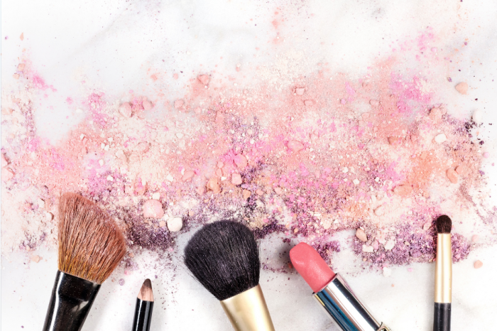Много козметични продукти съдържат скрити, потенциално опасни "вечни химикали"