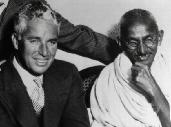 Charlie-Chaplin-and-Mahatma-Gandhi.jpg