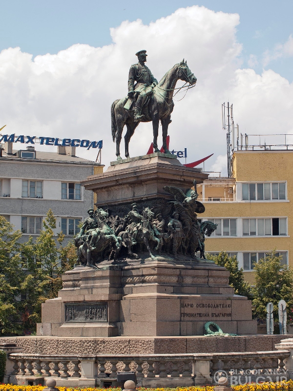 Паметникът на Царя Освободител в София