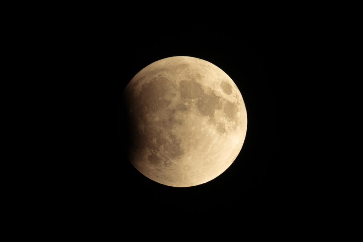 lunar-eclipse-sep-28-2015-deanne-fortnam.jpg