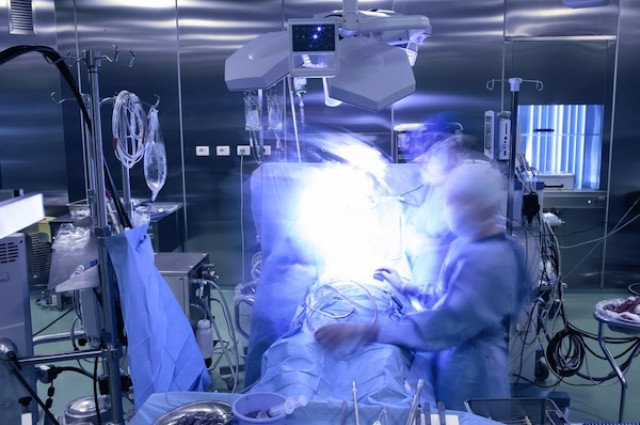 Руснак ще стане първия пациент с трансплантация на глава правена някога